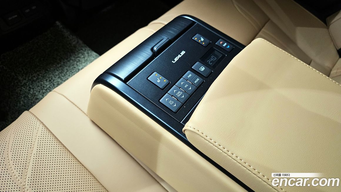Lexus ES 2024