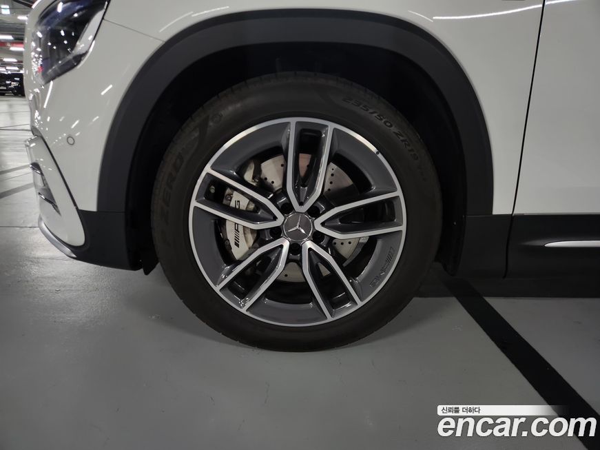 Mercedes-Benz GLB-Class 2025