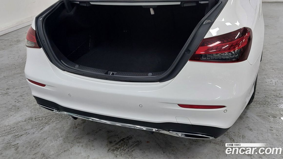 Mercedes-Benz E-Class 2023