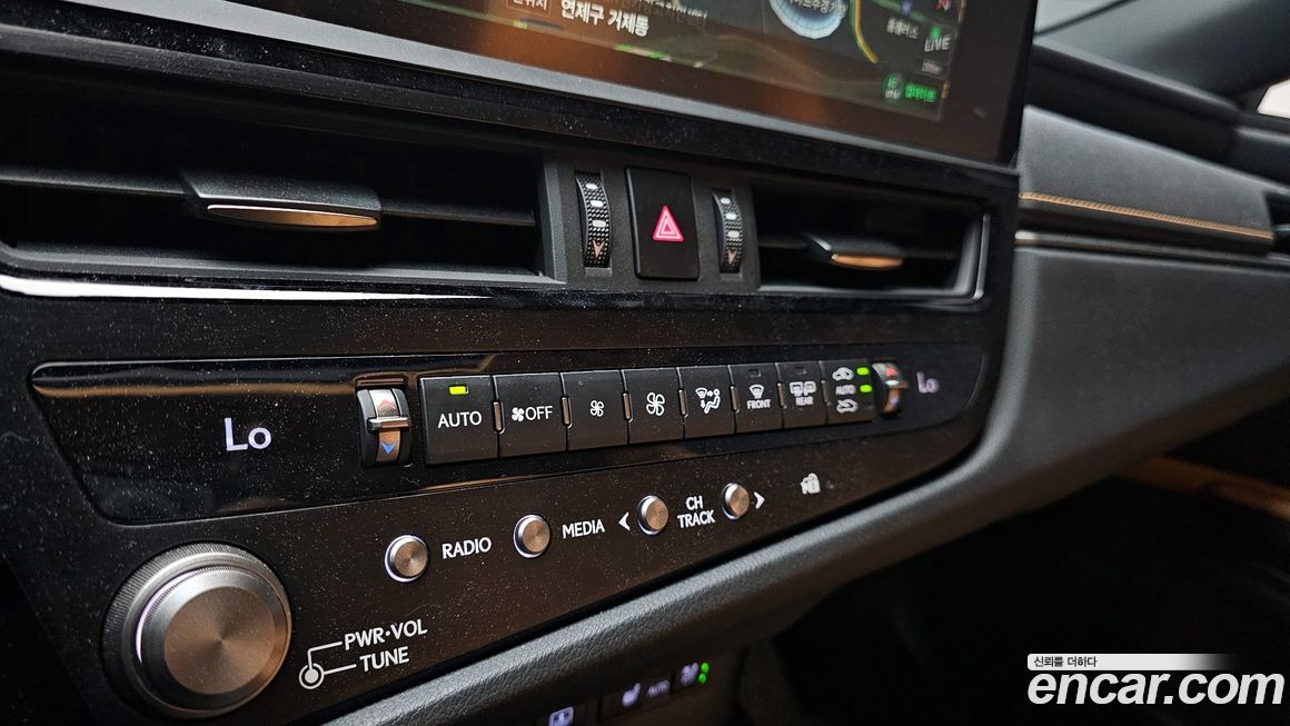 Lexus ES 2024