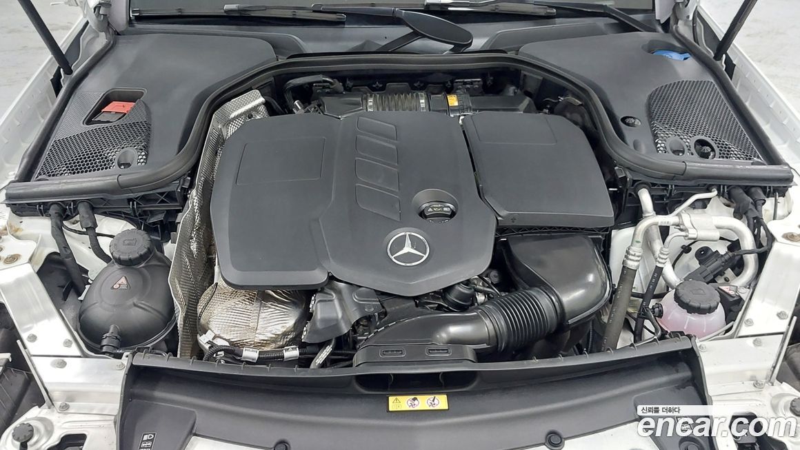 Mercedes-Benz E-Class 2023