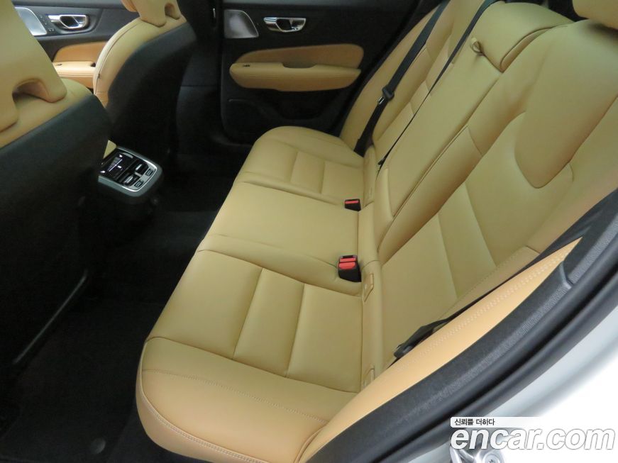 Volvo V60 2026