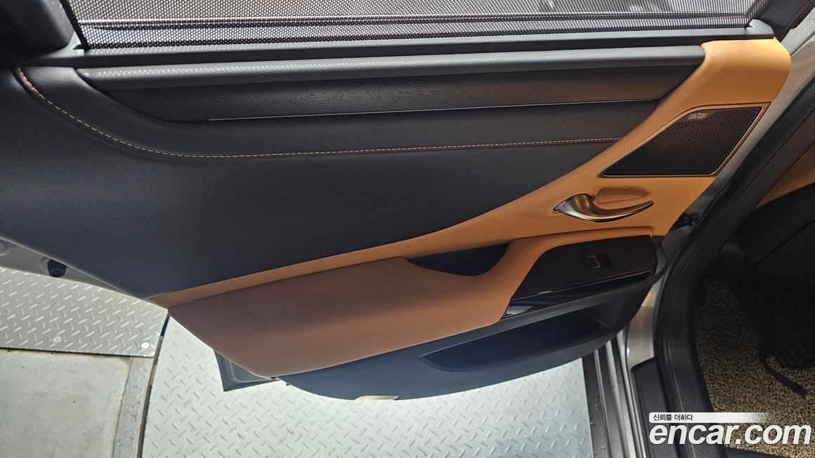 Lexus ES 2024