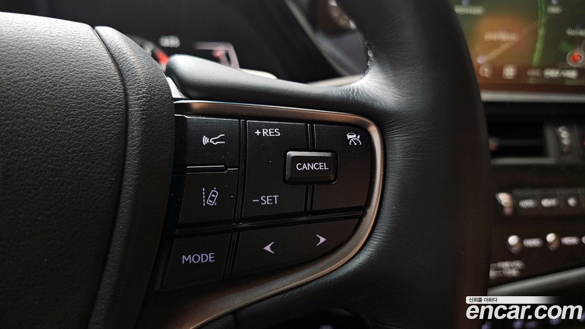 Lexus ES 2024