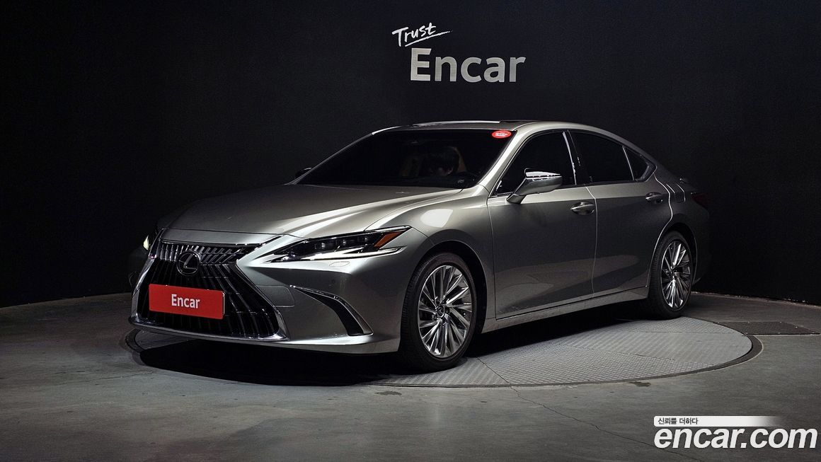 Lexus ES 2024