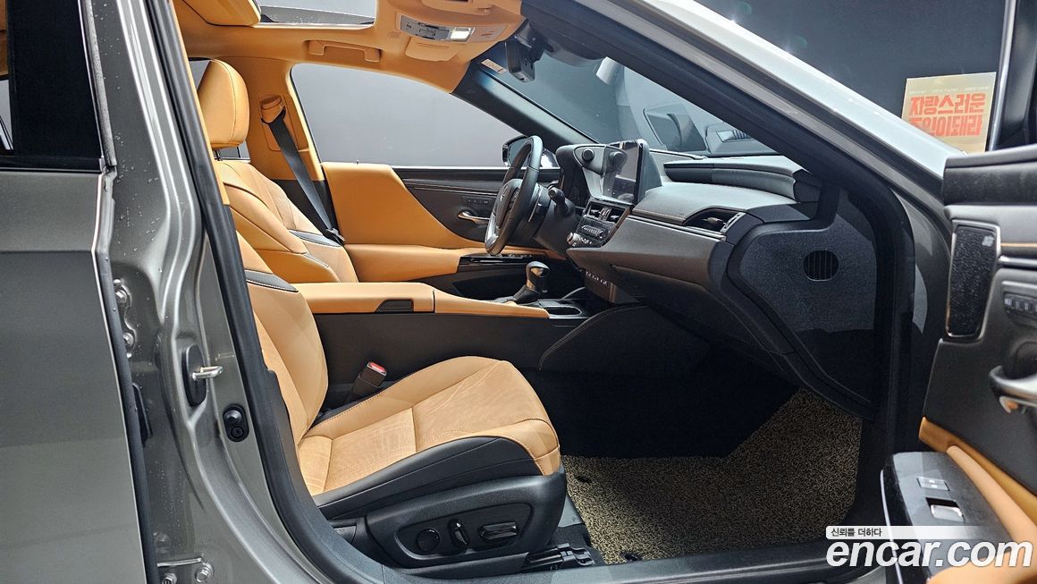 Lexus ES 2024