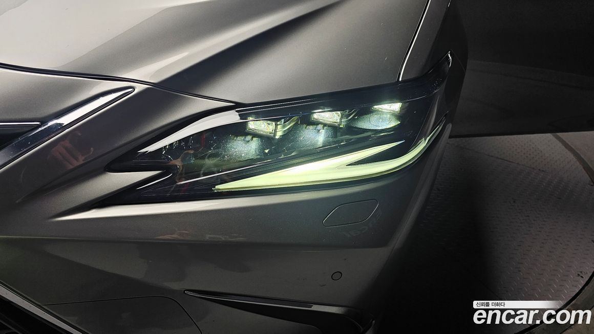 Lexus ES 2024