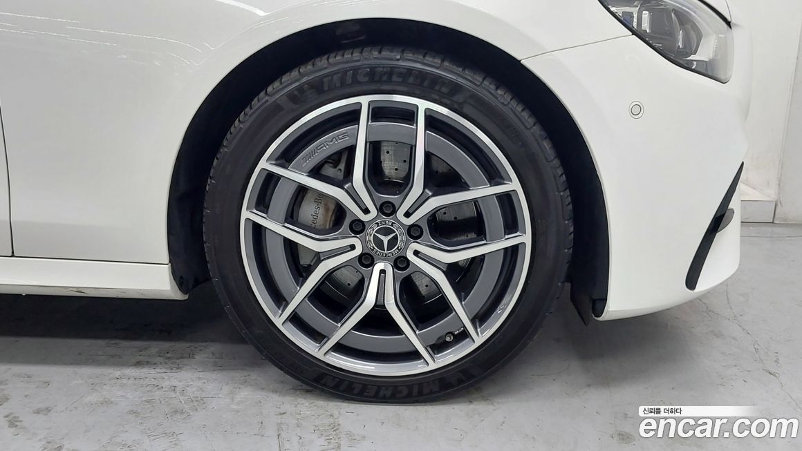 Mercedes-Benz E-Class 2023