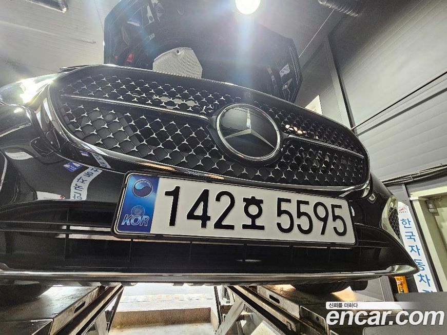 Mercedes-Benz E-Class 2024