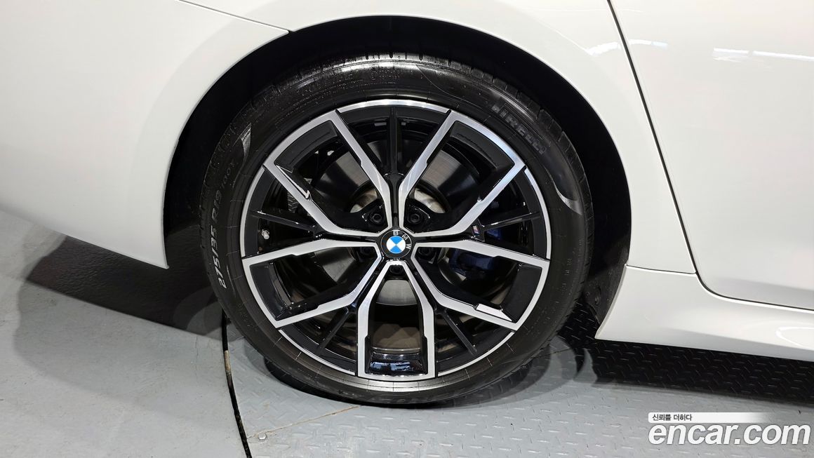 BMW 5-Series 2023