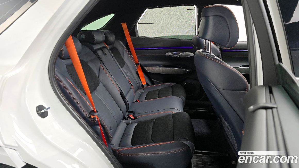 Genesis GV70 2025