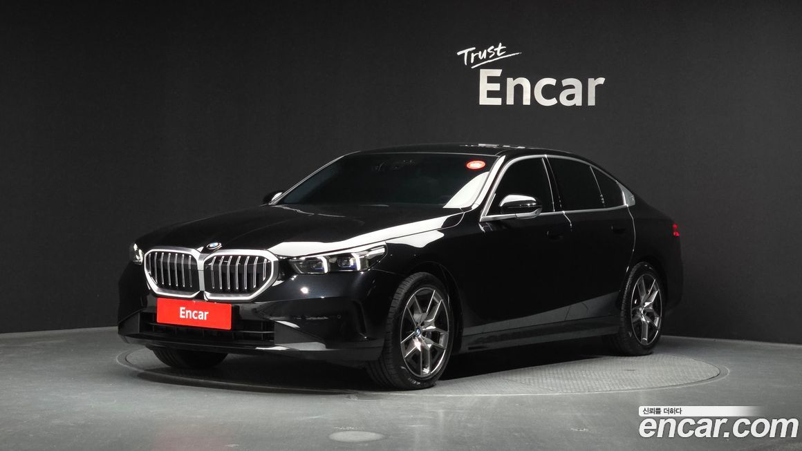 BMW 5-Series 2024