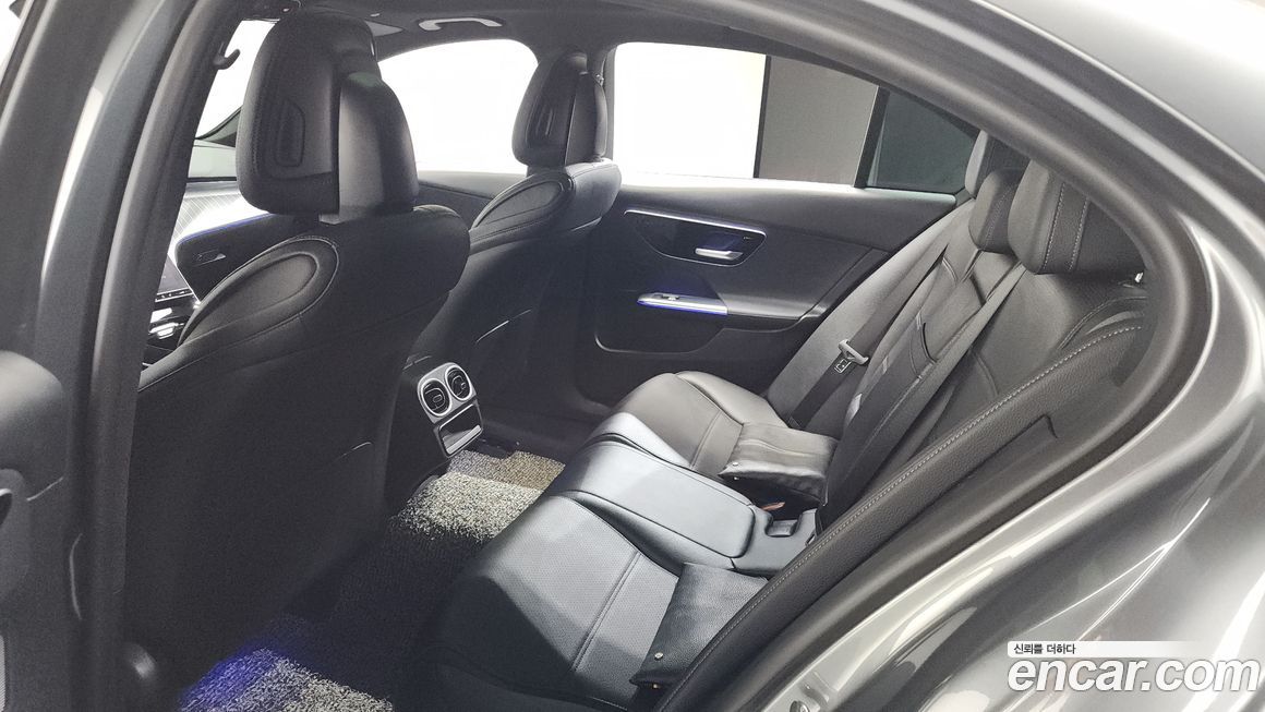 Mercedes-Benz C-Class 2022