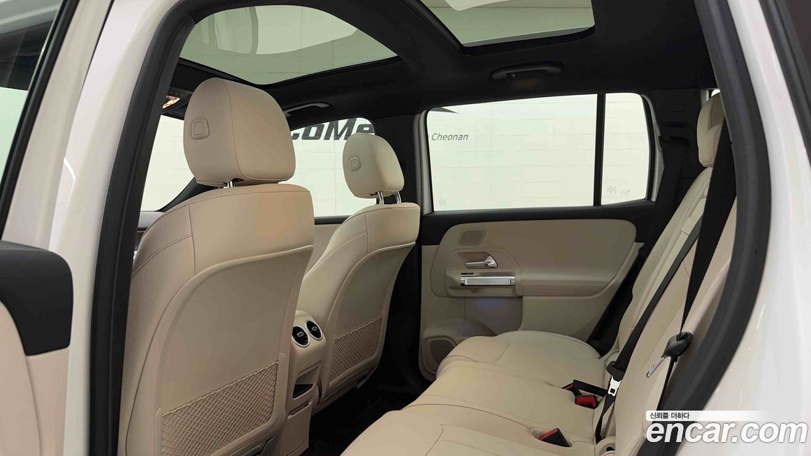 Mercedes-Benz EQB 2026