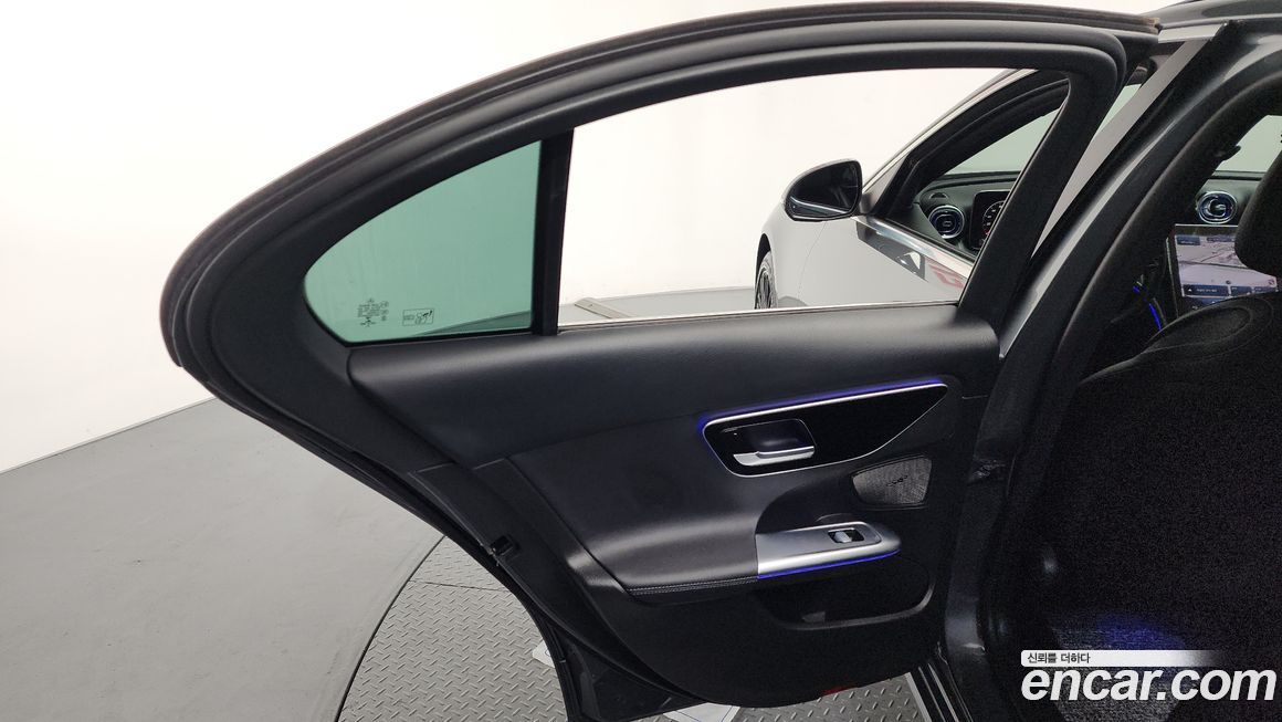 Mercedes-Benz C-Class 2022