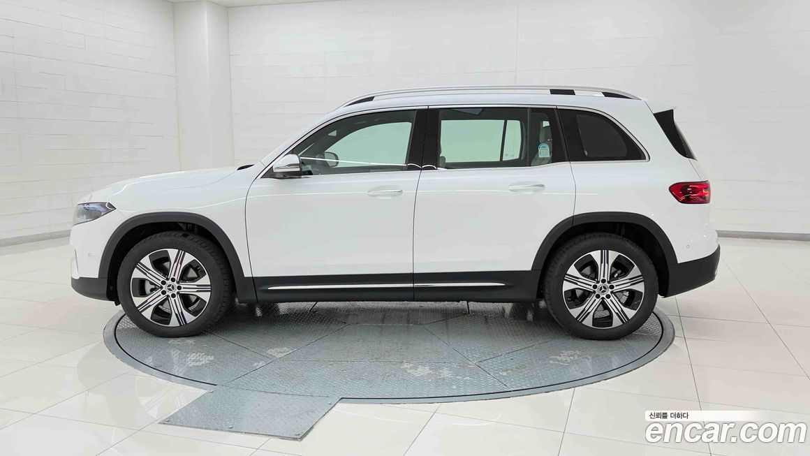 Mercedes-Benz EQB 2026