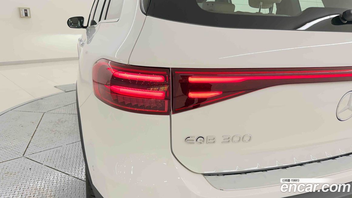 Mercedes-Benz EQB 2026