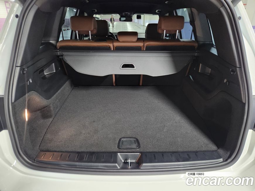 Mercedes-Benz GLB-Class 2025