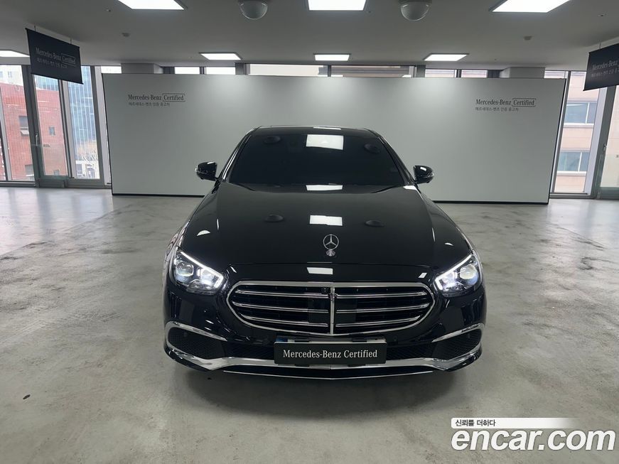 Mercedes-Benz E-Class 2022