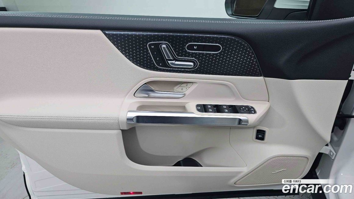 Mercedes-Benz EQB 2026