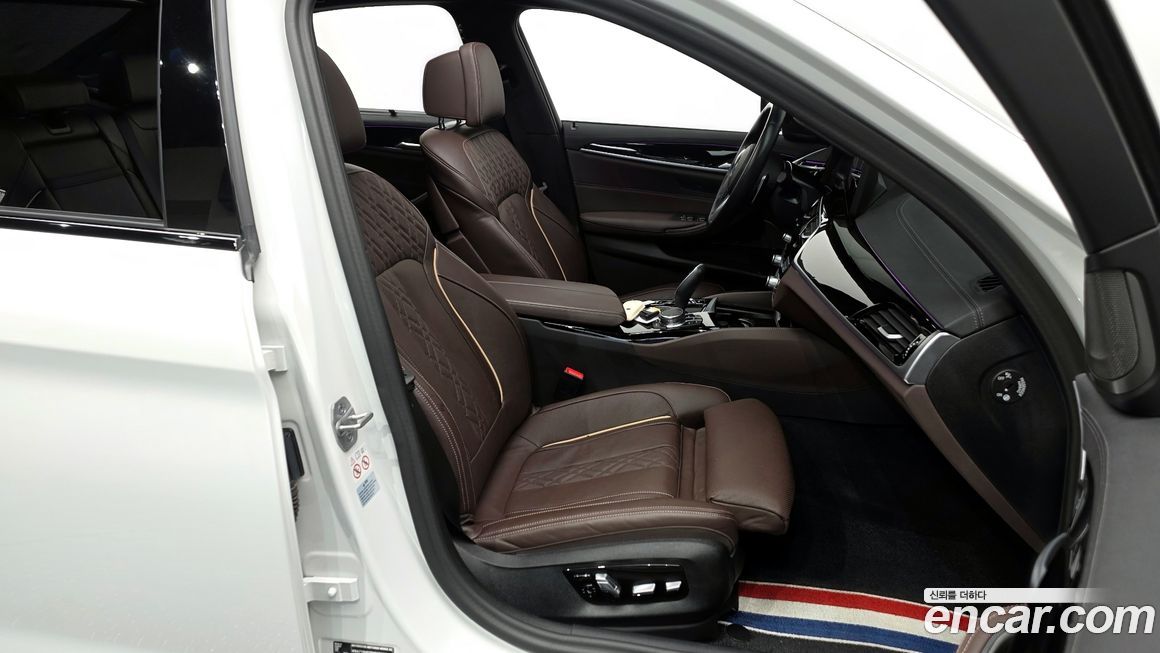 BMW 5-Series 2023