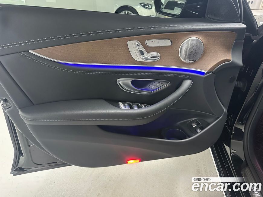 Mercedes-Benz E-Class 2022
