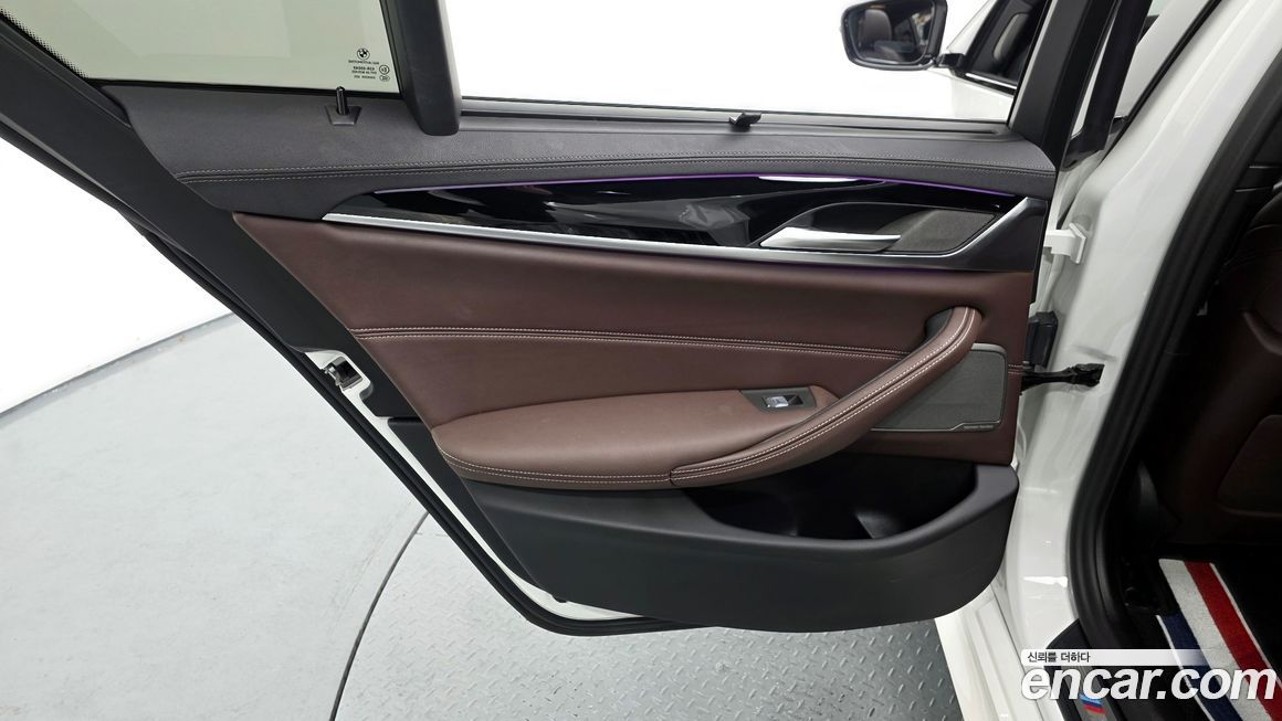 BMW 5-Series 2023