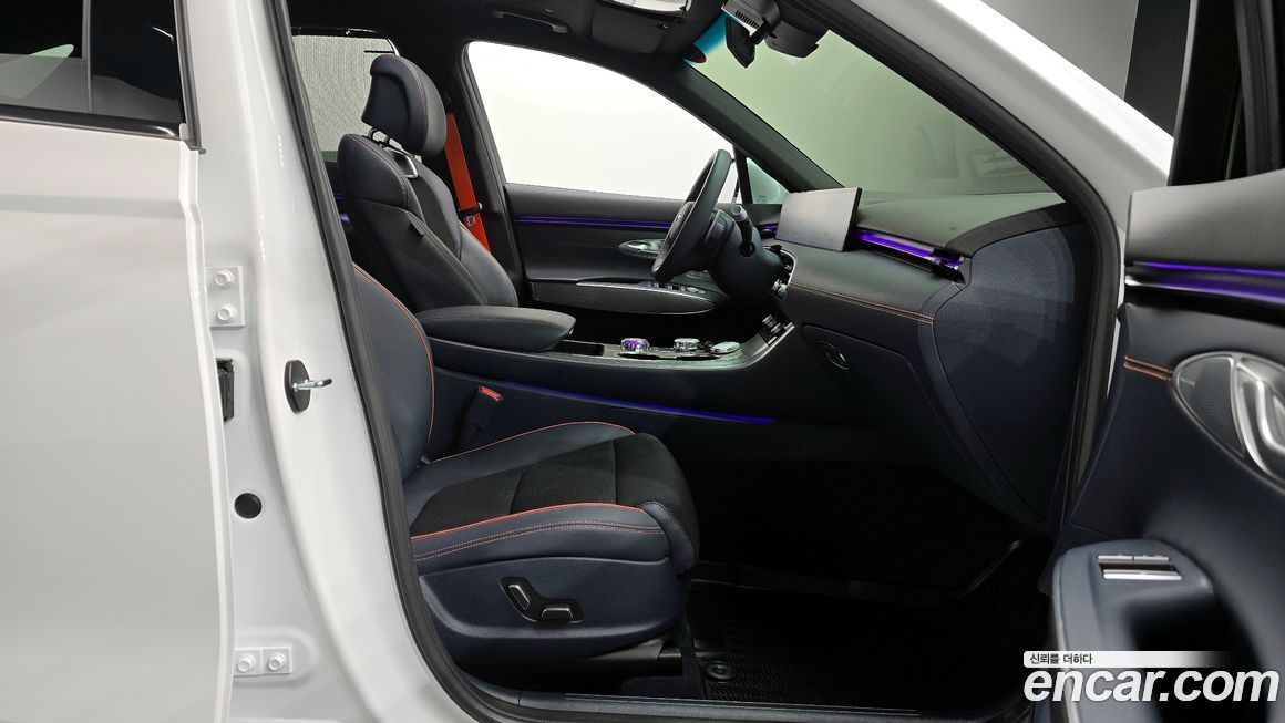 Genesis GV70 2025