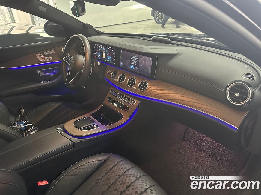 Mercedes-Benz E-Class 2022