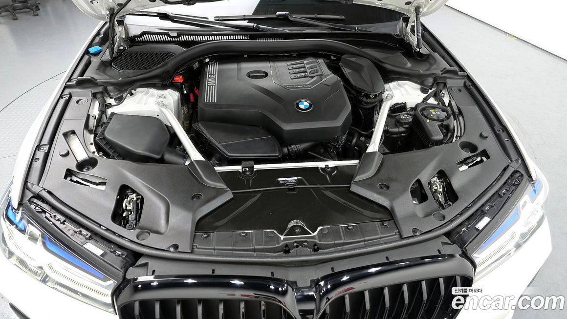 BMW 5-Series 2023