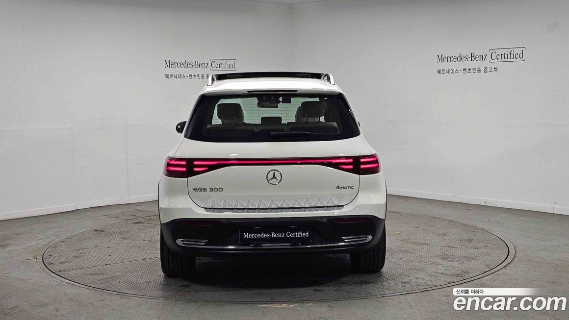 Mercedes-Benz EQB 2026