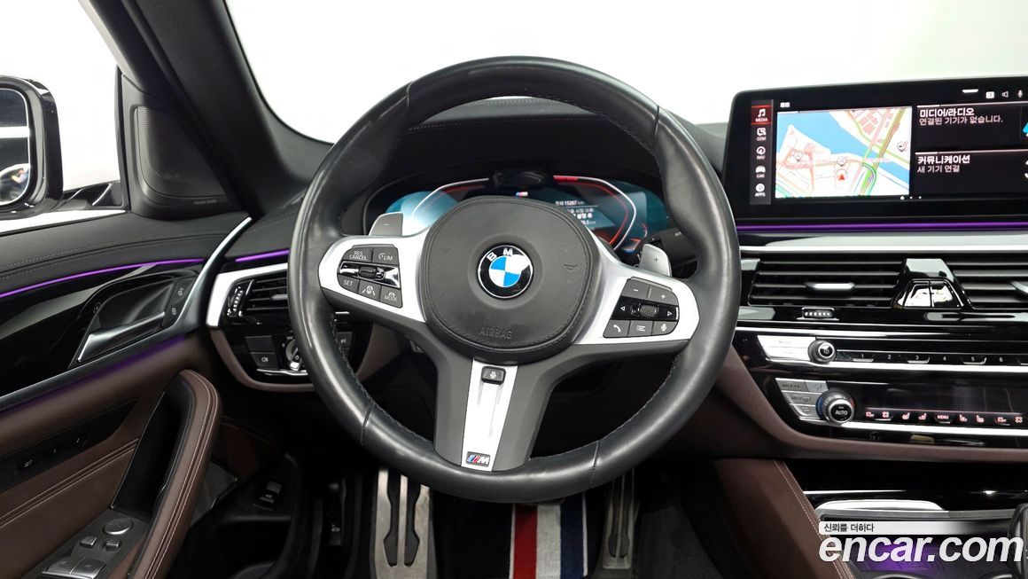 BMW 5-Series 2023