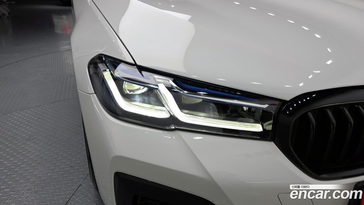 BMW 5-Series 2023
