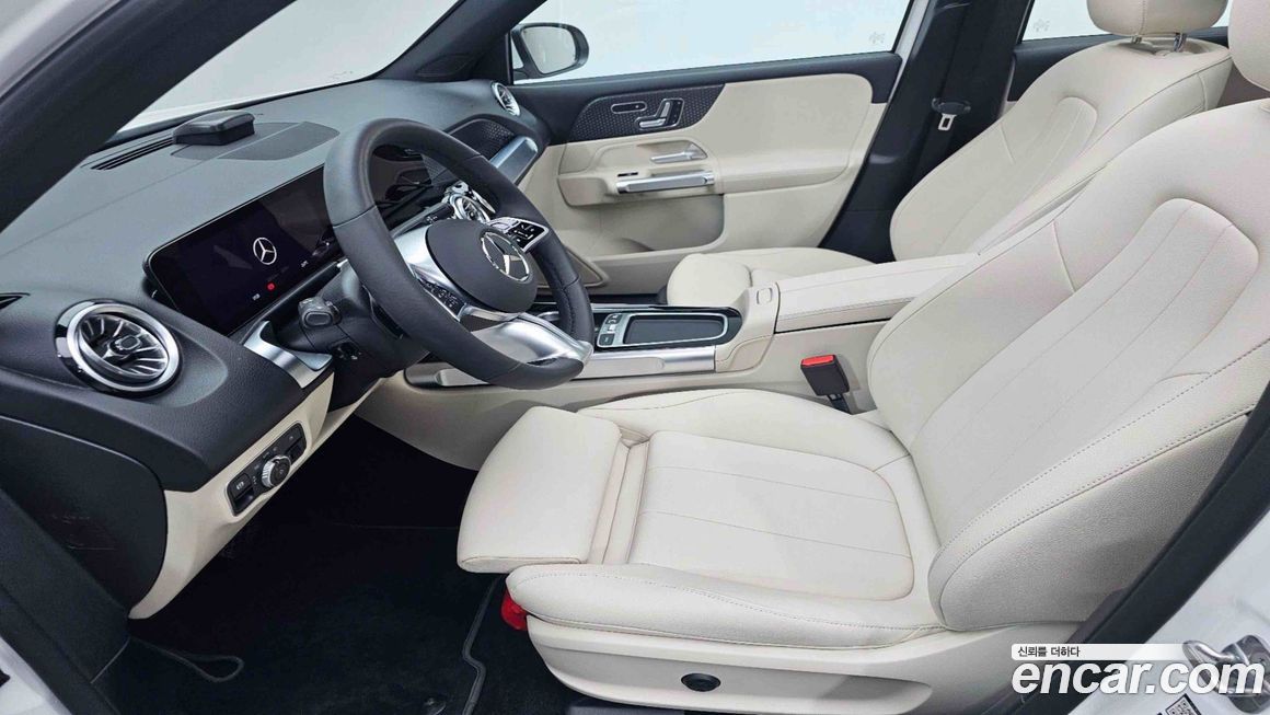 Mercedes-Benz EQB 2026