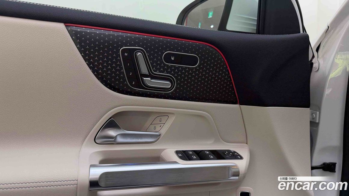 Mercedes-Benz EQB 2026