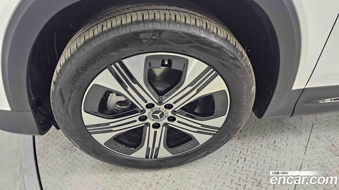 Mercedes-Benz EQB 2026