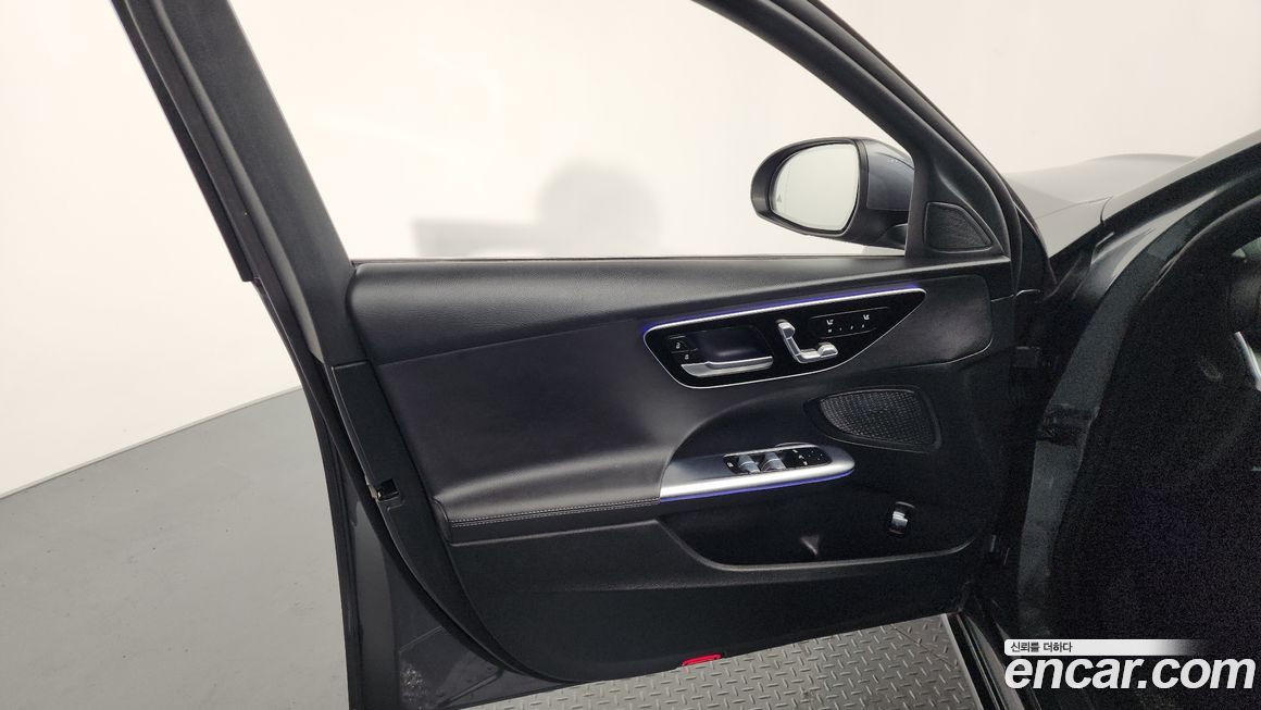 Mercedes-Benz C-Class 2022