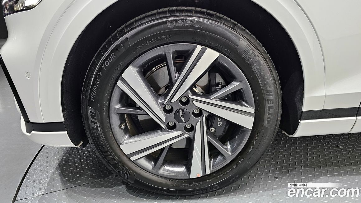 Genesis GV70 2025