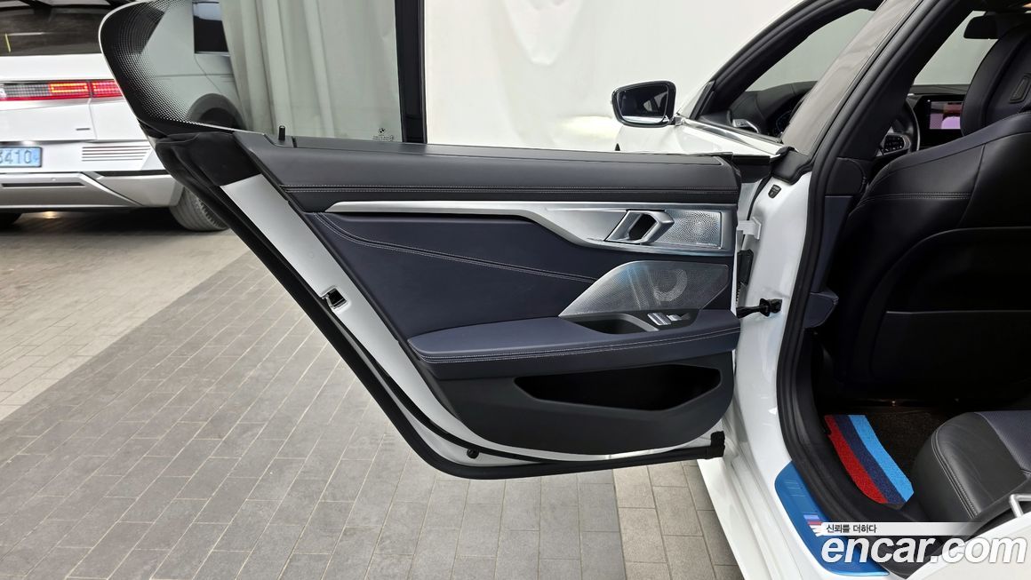 BMW 8-Series 2021