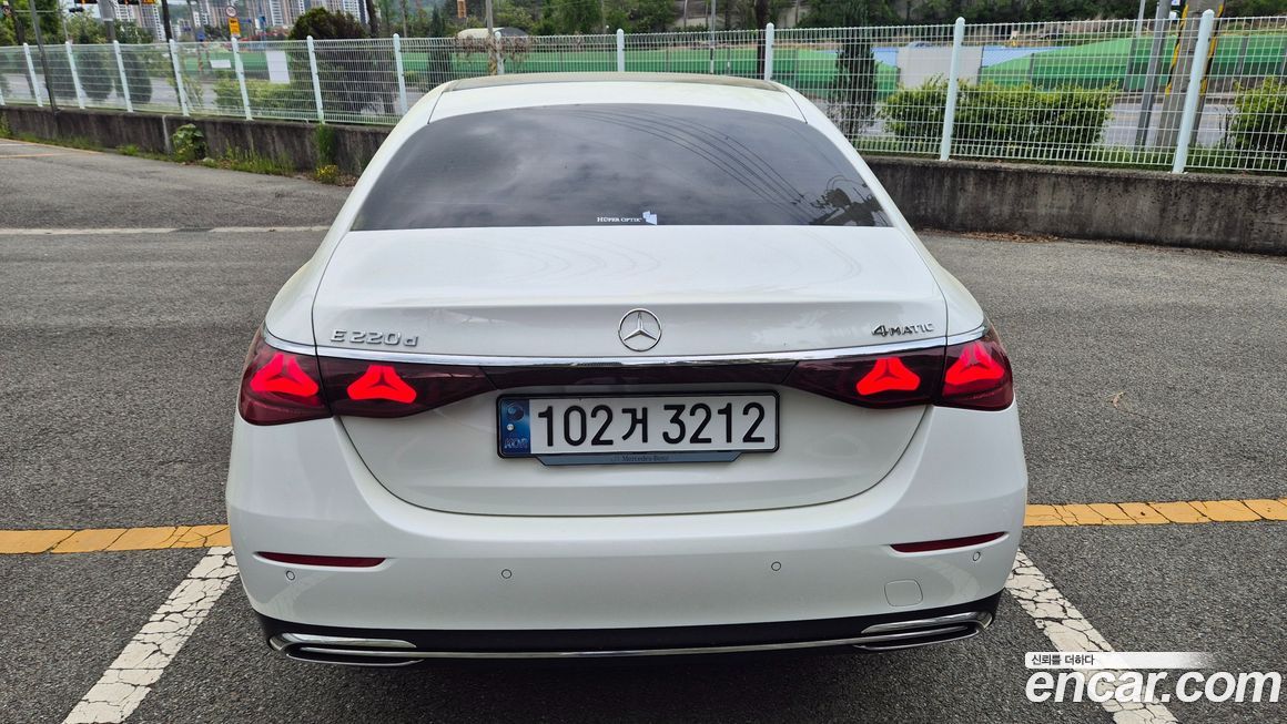 Mercedes-Benz E-Class 2024