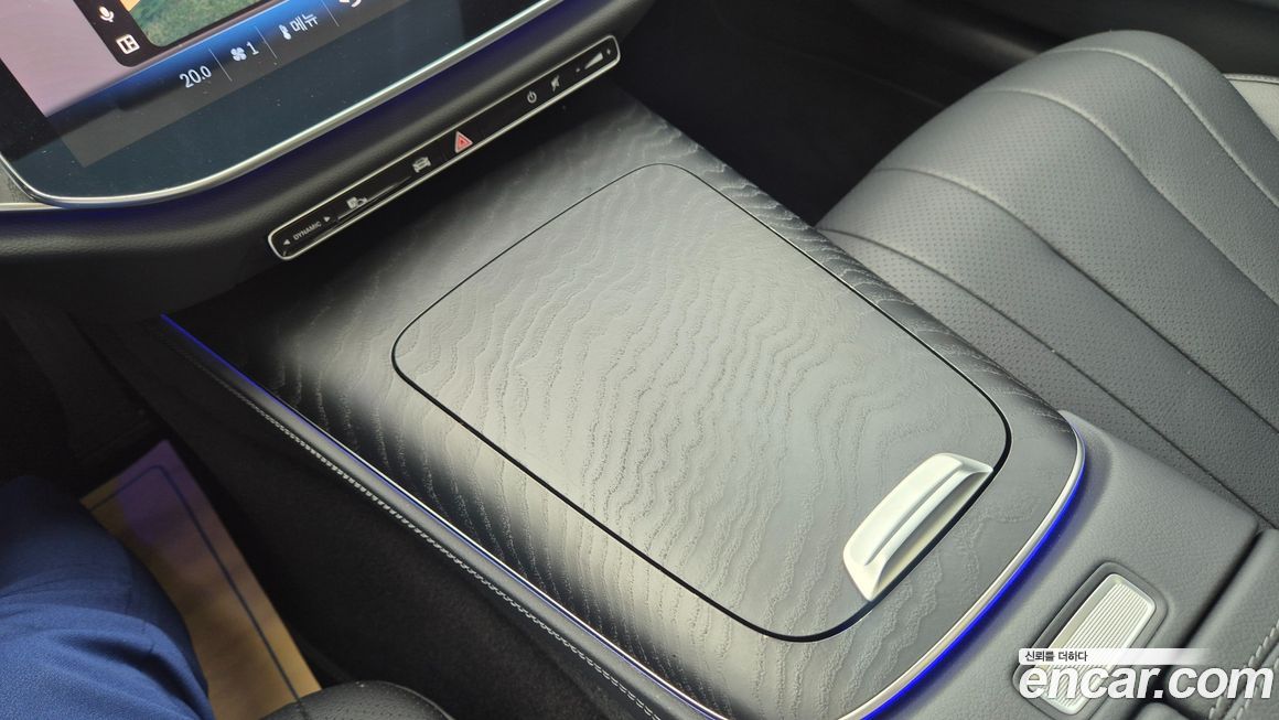 Mercedes-Benz E-Class 2024