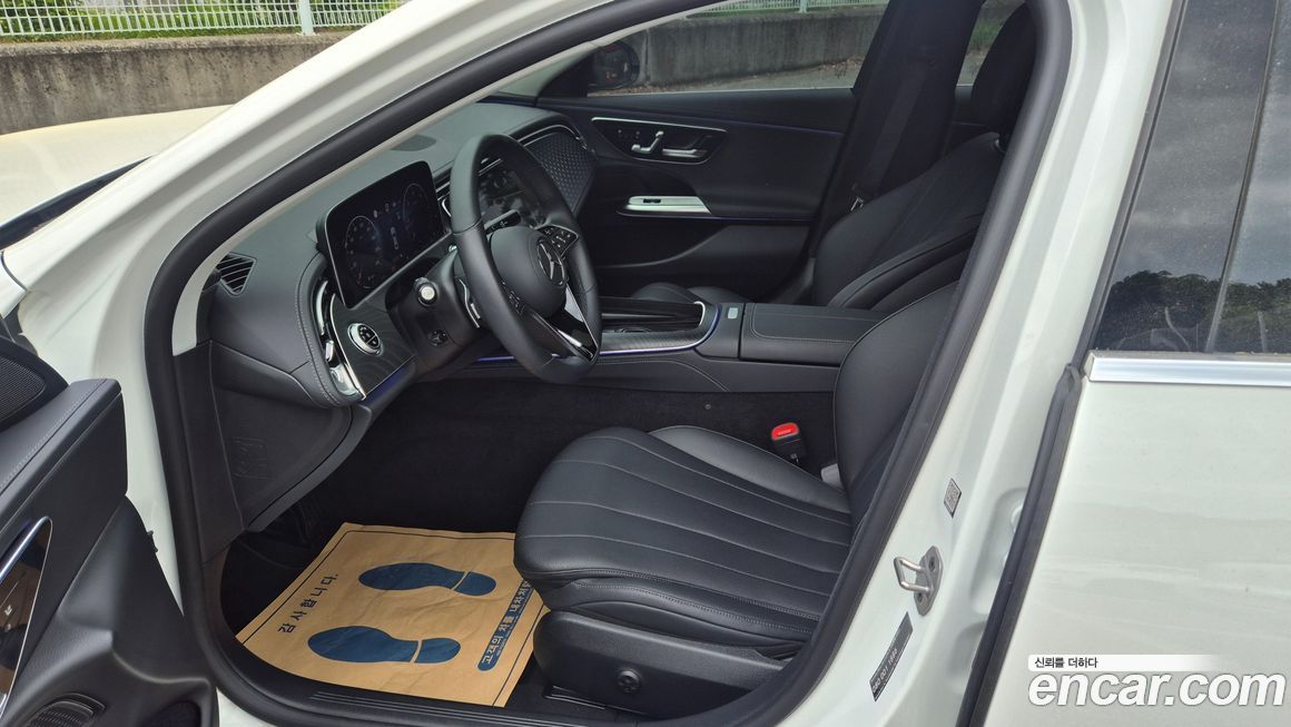 Mercedes-Benz E-Class 2024