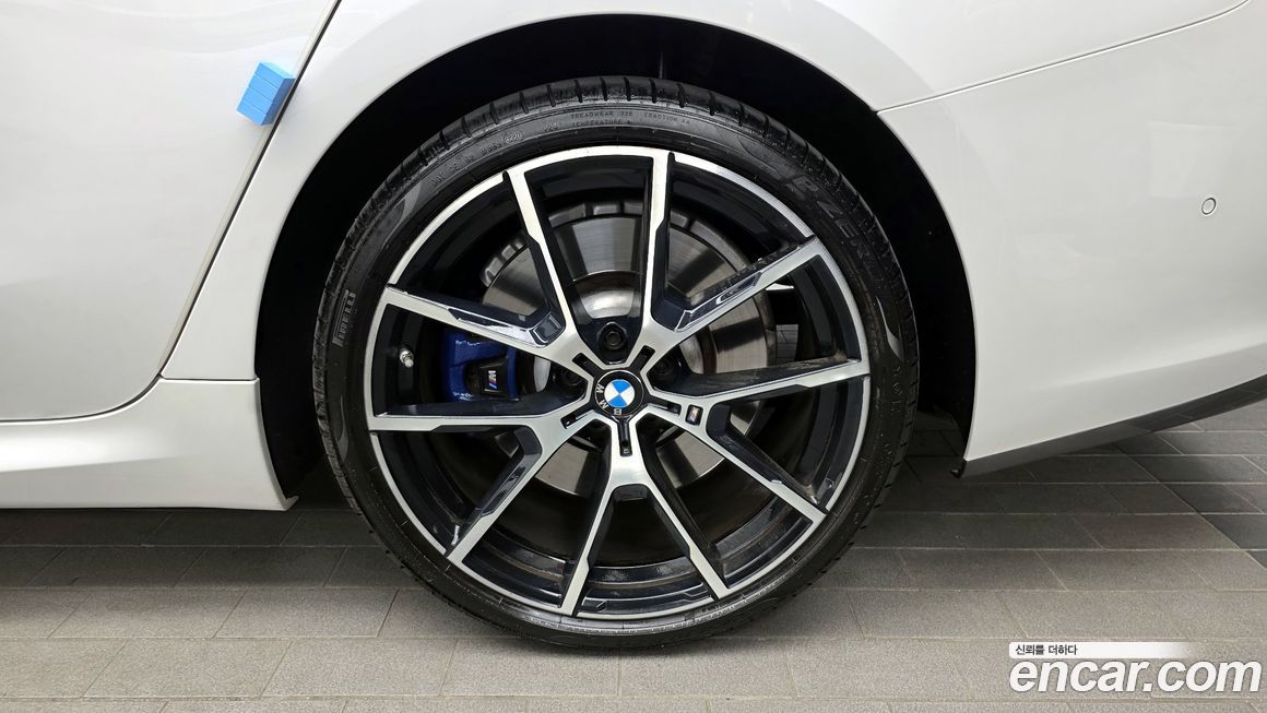 BMW 8-Series 2021
