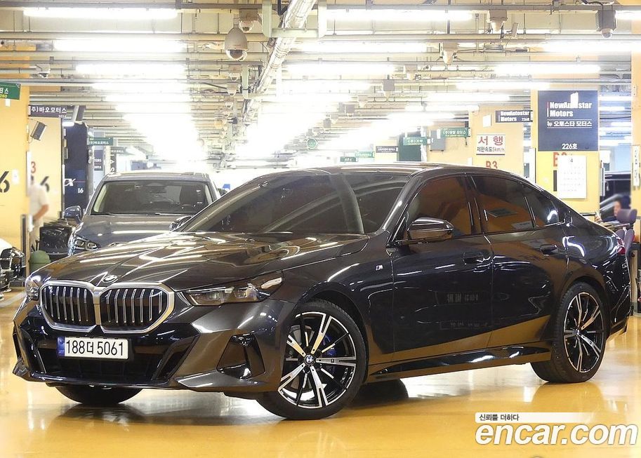 BMW 5-Series 2024