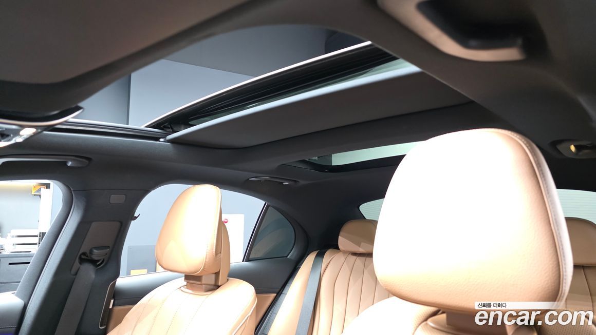 Mercedes-Benz E-Class 2024