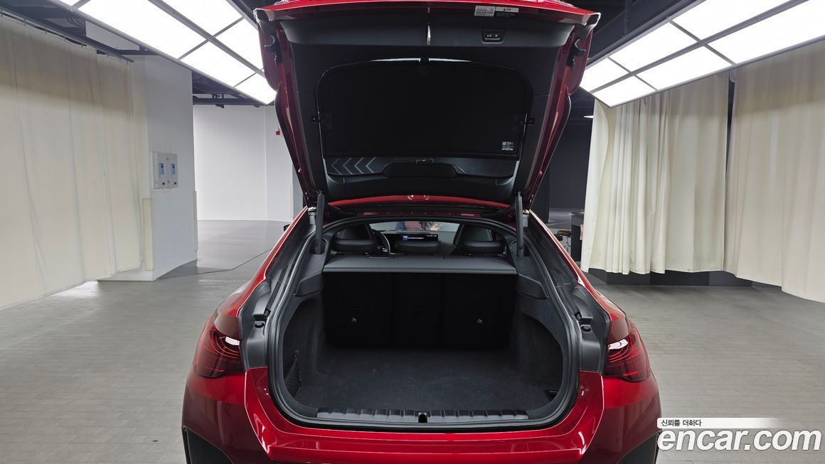 BMW i4 2025