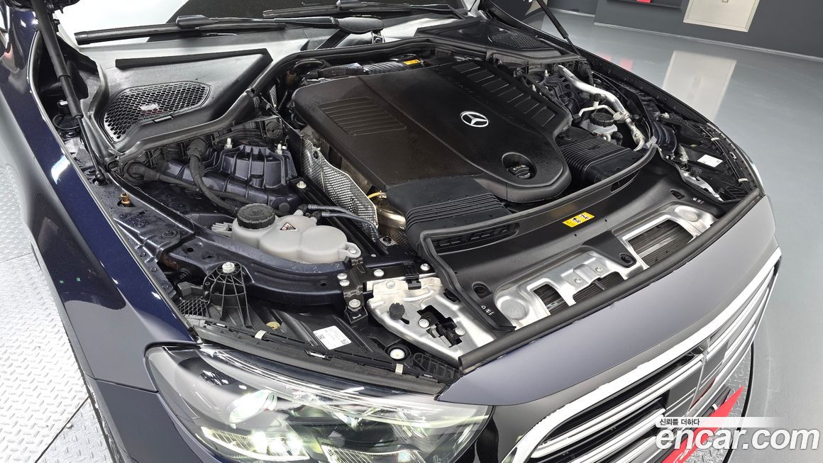 Mercedes-Benz E-Class 2024