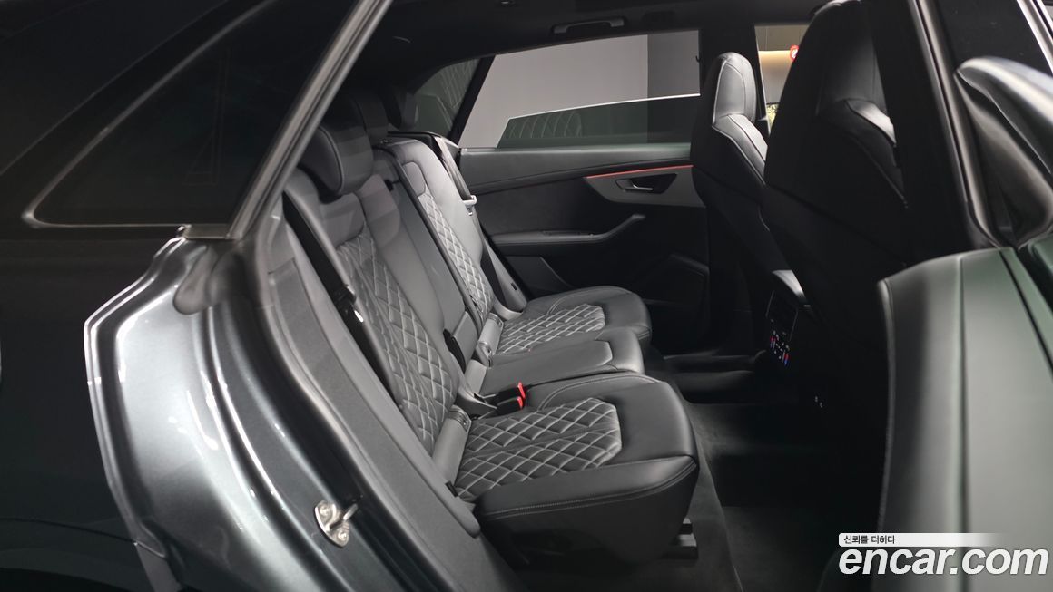 Audi Q8 2023