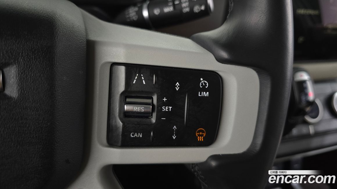 Land Rover Defender 2023
