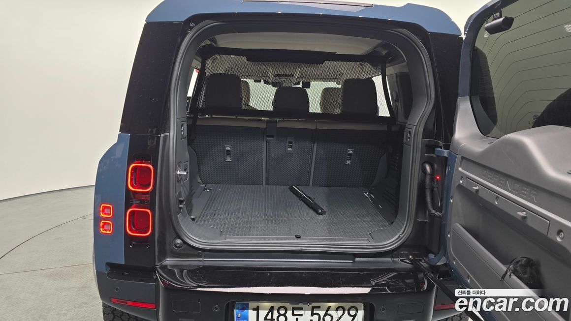 Land Rover Defender 2023